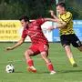 Fussball, 2024-07-27 ; KFV Cup Faakersee gelb/schwarz - St Jakob R rot/schwarz
im  Bild: Faakersee Edwin Cajic - St Jakob R  Christopher Omann
PhotoCredit: Hermann Sobe