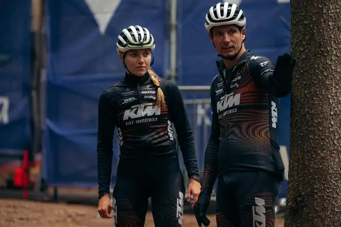 Sadnik mit Techniktrainer Urban Ferencak