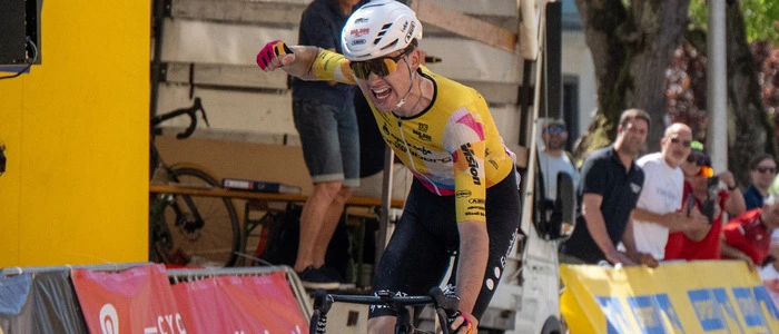 Der Steirer Philipp Hofbauer (Team Vorarlberg) setzte sich im Sprint gegen Routinier Riccardo Zoidl (Hrinkow Advarics) durch