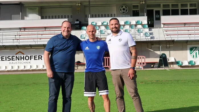 Gleisdorfs Neo-Trainer Jürgen Hiden (Mitte)