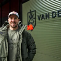 Marcel Hirscher hat „seine“ Skifabrik in seiner Heimat eröffnet