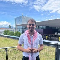 Karam Al Saifi studiert in Graz, der „Shemagh“ aus Jordanien ist immer dabei