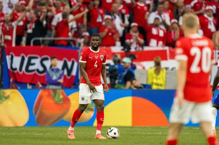 Kevin Danso: 4 - Der beim RC Lens engagierte Steirer kennt das Spiel der Franzosen und spielte entsprechend stark. Er war ein Bollwerk in der Verteidigung, zudem brachte er sich ab und zu ins Offensivspiel ein.