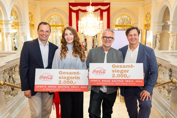 Philipp Bodzenta (Unternehmenssprecher von Coca-Cola Österreich), die Gewinner Silvana Strieder, Christoph Jochum und SMA-Präsident Michael Schuen