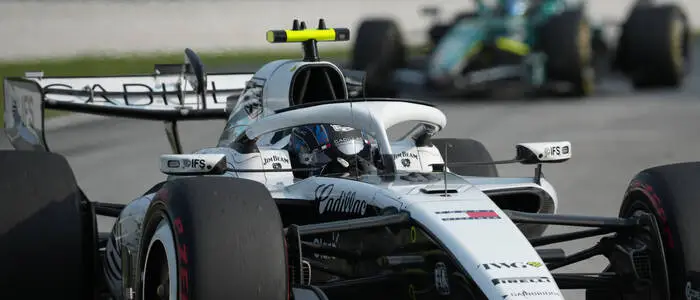 Valtteri Bottas erwartet in seinem Cockpit eine Sauna