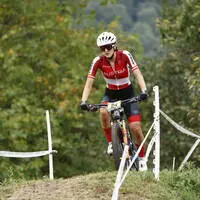 Antonia Grangl greift an
