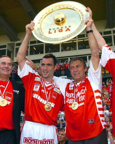 Vor 20 Jahren: Präsident Rudi Roth, Anton Ehmann, Trainer Walter Schachner und  Roland Kollmann feiern den ersten Meistertitel des GAK in der Südtstadt, sechs Tage davor stand der Titel fest. 
