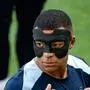 Kylian Mbappés neue Maske