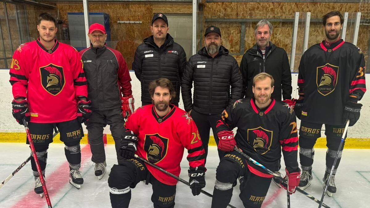 Silvio Jakobitsch, Trainer Helmut Koren, Präsident Marko Asslaber, Obmann Ferid Pjanic, Trainer Reinhold Samrock, Martin Schumnig (hinten v.l.n.r.), Stefan Schumnig und Markus Pirmann (vorne v..l.n.r)