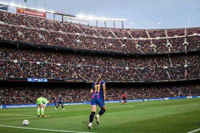 Alexia Putellas im vollen Camp Nou