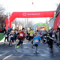 In Graz findet rund um den Mariahilferplatz der beliebte Silvesterlauf statt