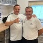 Masseur Gerhard Wallner (links) und Zeugwart Simo Maric