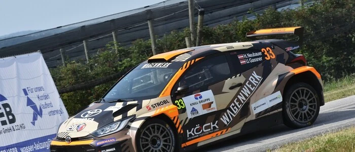 Hermann Neubauer liegt bei der Rallye Weiz voran