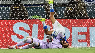 Diese Szene war der Auslöser für die Tumulte im Stadtderby von Belo Horizonte