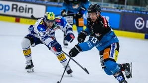 Elias Wallenta (links) fiebert den zumindest zwei Duellen gegen Linz entgegen