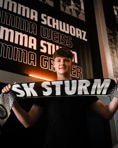 Luca Weinhandl bleibt beim SK Sturm