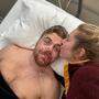 Ein Kuss für den verletzten Freund: Mikaela Shiffrin eilte ins Krankenhaus zu Aleksander Aamodt Kilde