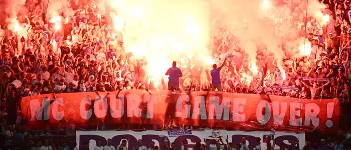 Die eigenen Fans protestieren gegen den Besitzer