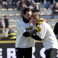Auch Gianluigi Buffon trauert um Alexander Manninger