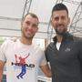 Filip Misolic (links) mit Novak Djokovic in Montenegro