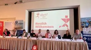 Die Macher/innen von Kärnten läuft auf der PK im Hotel Seepark 