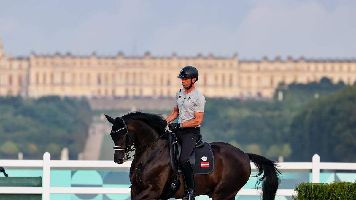 Stefan Lehfellner und „Roberto Carlos“ starten heute vor dem Schloss Versailles