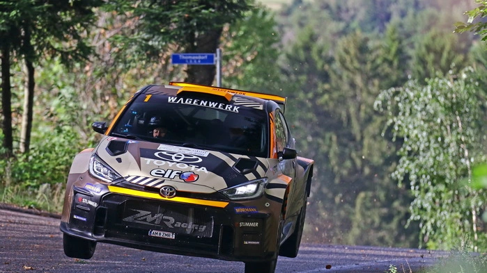 Hermann Neubauer in seinem „Toyota GR Yaris Rally2“ 