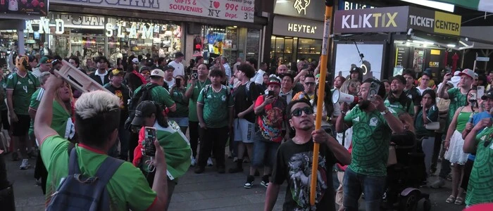 Fußball-Fans müssen bei der WM tief in die Tasche greifen