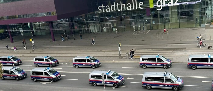 Ein massives Polizeiaufgebot wird die Fußball-Fans begleiten