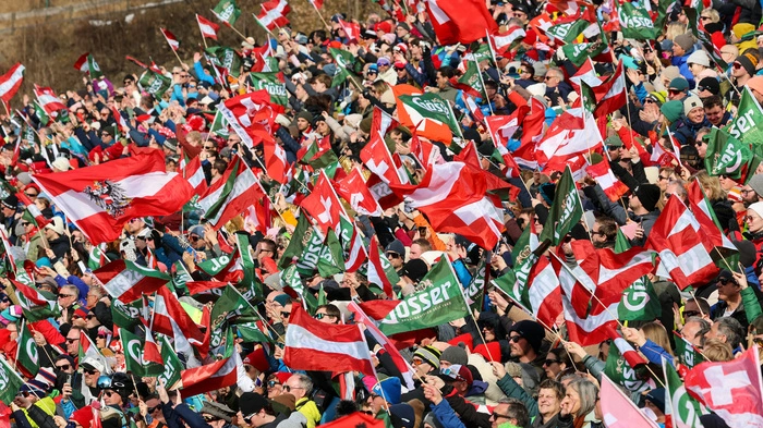Weltmeisterschaften stehen bei den Ski-Fans – wie hier bei der WM in Saalbach 2025 – hoch im Kurs. Aber auch, wenn sie dreimal in vier Jahren stattfinden? 