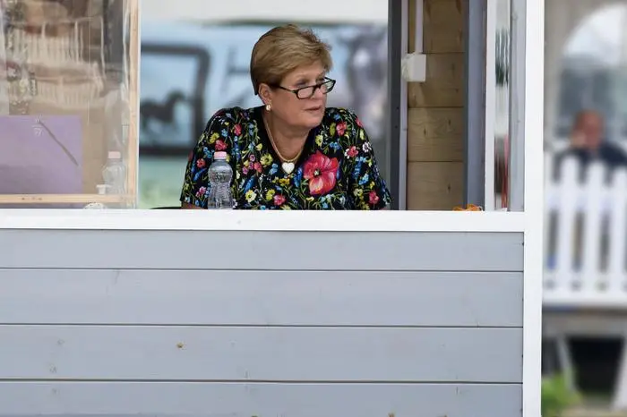 MAX-THEURER Elisabeth (Dressurrichter AUT)
U25 Intermediare II - Team Test
Pilisjászfalu - FEI Youth Dressage EUROPEAN CHAMPIONSHIPS 2020
18. August 2020
© www.sportfotos-lafrentz.de/Stefan Lafrentz