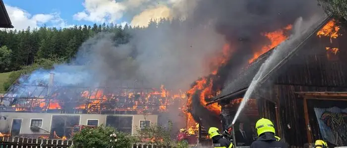 Zwei Gebäude standen in Trofaiach in Vollbrand