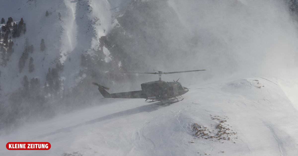 Takeoffs in Aigen im Ennstal: Army helicopters land for training in the ...