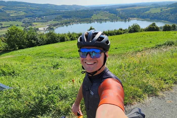 Nach der Hochzeit auf den Seychellen war für Neos-Klubchef Niko Swatek im Sommer Heimaturlaub angesagt - Radtour rund um den Stubenbergsee inklusive