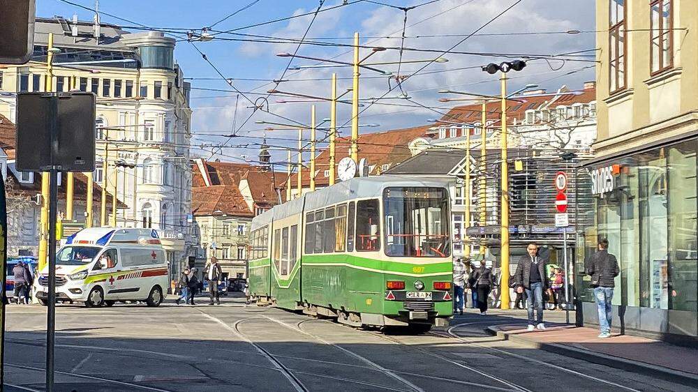 Am Sonntagnachmittag kam es zu einem folgenschweren Unfall am Jakominiplatz in Graz