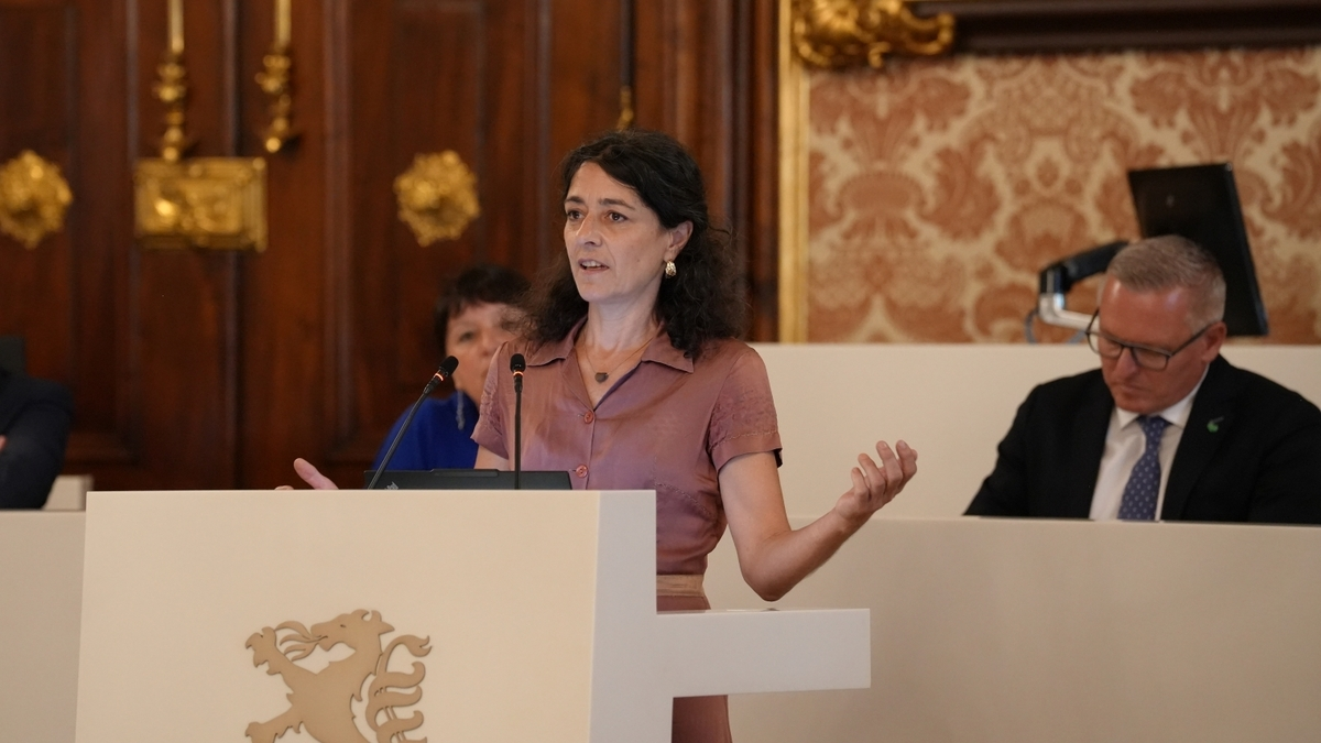 Grünen-Klubobfrau Sandra Krautwaschl in der Landstube 