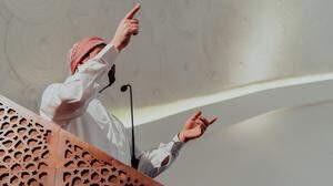 Wer darf in Österreich als Imam predigen? 