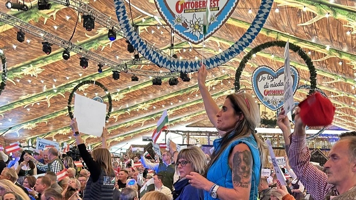 Blauer Frühschoppen beim Hartberger Oktoberfest