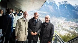 Finanzreferenten am Bergisel: der steirische Landesrat Willibald Ehrenhöfer mit Tirols LH Anton Mattle und Landesrat Anton Kasser (NÖ) 