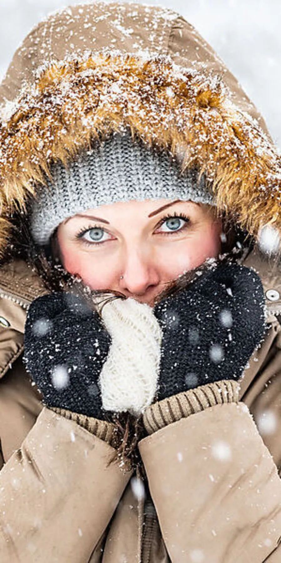 西浦紀香 ヨガで磨いた極上ボディをもつアラフィフ熟女妻。Fカップ美乳を揺らしながらアクメ絶頂！