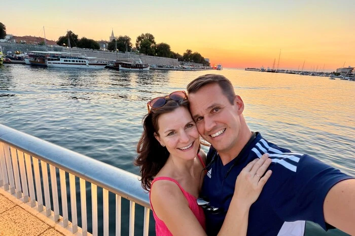 Mit seiner Frau Manuela genoss FPÖ-Bildungslandesrat Stefan Hermann Sonne und Meer in Zadar (Kroatien)