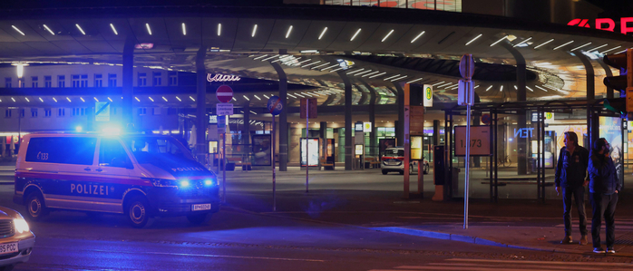 Auf Bahnhöfen wie hier in Graz schlug der Angeklagte öfter zu (Archivbild)