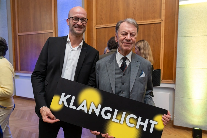 Bernd Pürcher (Bühnen Graz) mit Grawe-Ehrenpräsident Franz Harnoncourt-Unverzagt