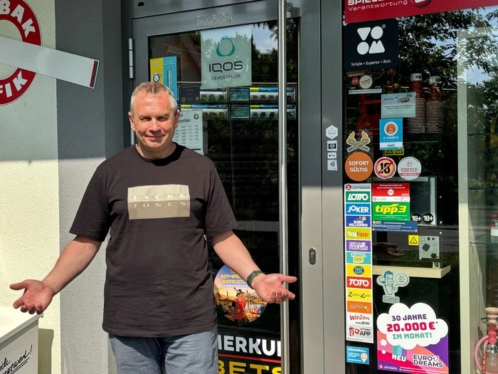 Bei Trafikant Volker Hart aus Wagna waren die Pickerl rasch vergriffen