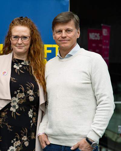 Veit Dengler mit Fiona Fiedler (Abgeordnete zum Nationalrat) und Lukas Hosemann (von rechts)