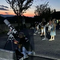 Himmelsbeobachtung in Kitzeck: Mit Teleskopen und möglichst wenig künstlichem Licht richtet sich der Blick in den Abendhimmel
