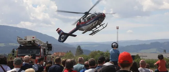 Cobra-Einsatz mit Unterstützung eines Polizeihubschraubers