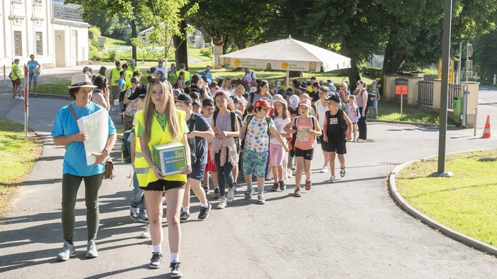 700 Volkschülerinnen und Volksschüler besuchten den Grazer Grottenhof und seine Fachhochschule und lernten dort viel Wissenwertes über die heimische Landwirtschaft