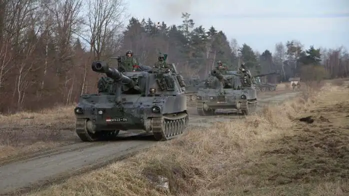 Sechs Panzerhaubitzen M109 werden von Feldbach nach Fürstenfeld rollen
