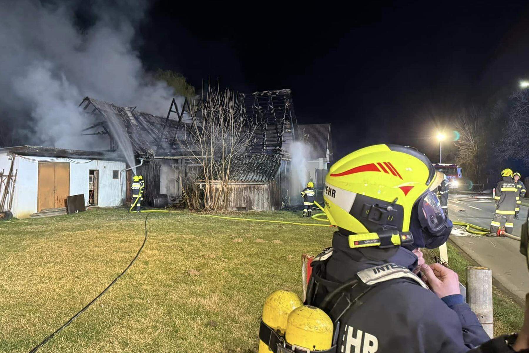 Brand in Gralla: Wirtschaftsgebäude stand in Flammen